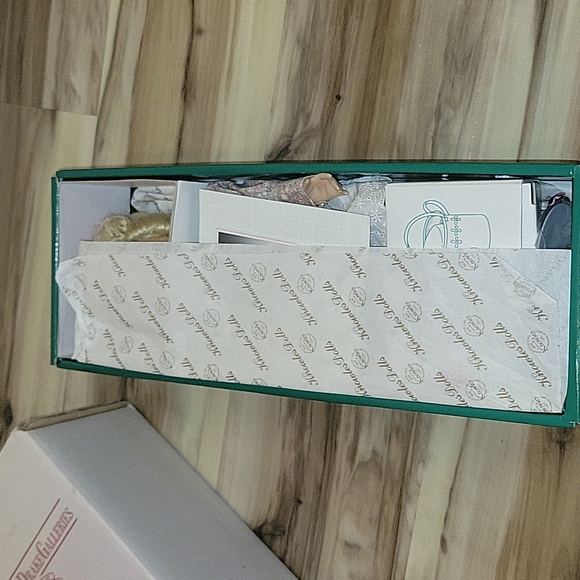 NWT "Mary Mary Quite Contrary" Mother Goose Porcelain Doll - Picture 14 of 16